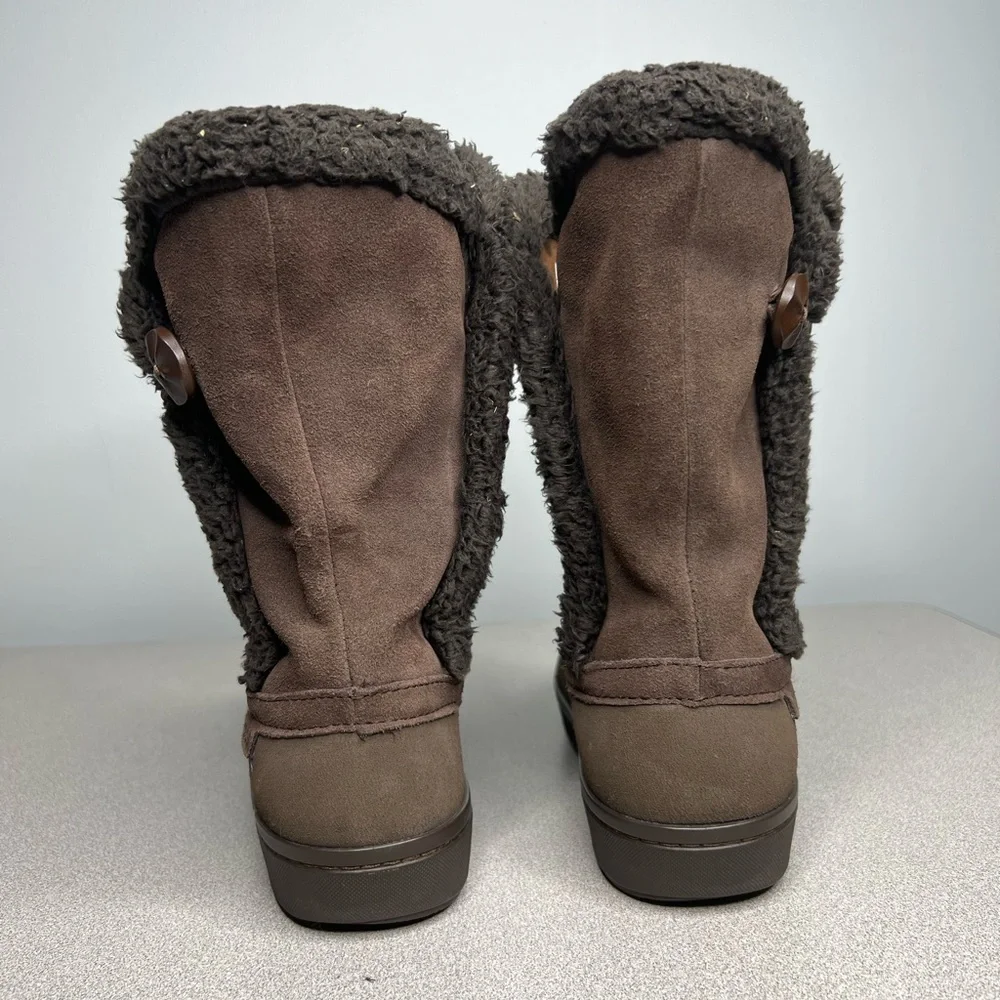 CROCS Brown Women's Shearling Lining Button Outdoor Adventure Boo Boots/Booties